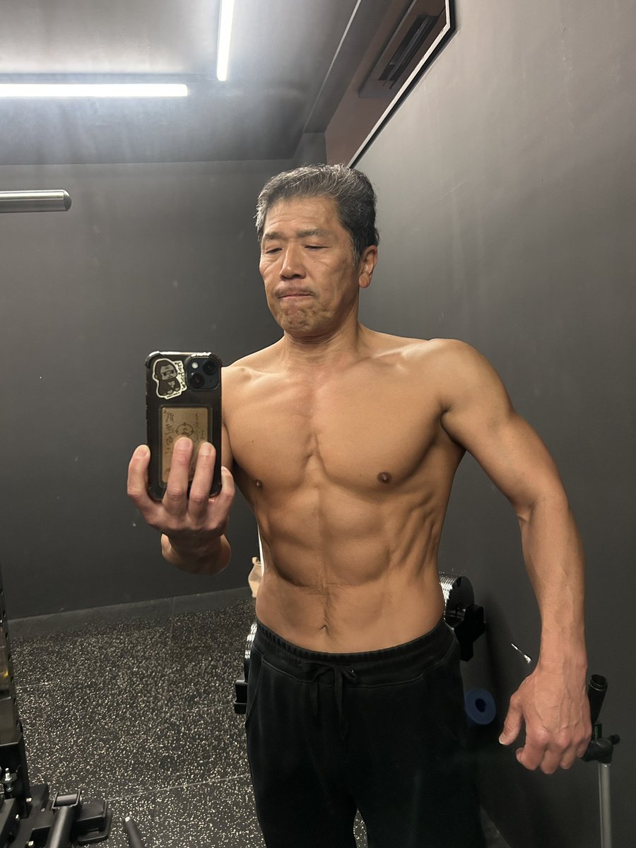 namatake08's tweet photo. D-43！
あと3kgは絞りたい！まだまだこれから🔥
#fitplace24西八王子 
#team_apf 
#valx 
#volix https://t.co/jfPdBm27UX