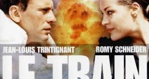 merlinpapin3's tweet photo. #AnecdoteCinéma sur le film #LeTrain de Pierre Granier Deferre , Le film reprend des souvenirs du réalisateur Pierre Granier-Deferre qui avait lui-même vécu l'exode. Il montre un fort contraste entre les dramatiques évènements de la guerre et la vie quotidienne de l'exode, souvent drôle et agréable sous le soleil[.
Différence majeure, le personnage principal ne porte pas les mêmes noms et prénoms; dans le livre de Simenon, c'est Marcel Féron qui devient Julien Maroyeur dans le film. Le film se termine d'une manière très différente du roman Le Train de Georges Simenon. Dans le roman, Anna demande à Julien de l'héberger parce qu'elle est traquée par la Gestapo. Julien ne veut pas prendre le risque et Anna n'insiste pas. Quelques semaines plus tard, elle est fusillée.
La traction du train fut assurée par une locomotive à vapeur 230 G 353 de la SNCF. Anachronisme : des locomotives à vapeur 141 R sont aperçues par deux fois dans le film alors qu'elles ne sont arrivées qu'après 1945.
@FredOL69007
❤️si vous aimez
