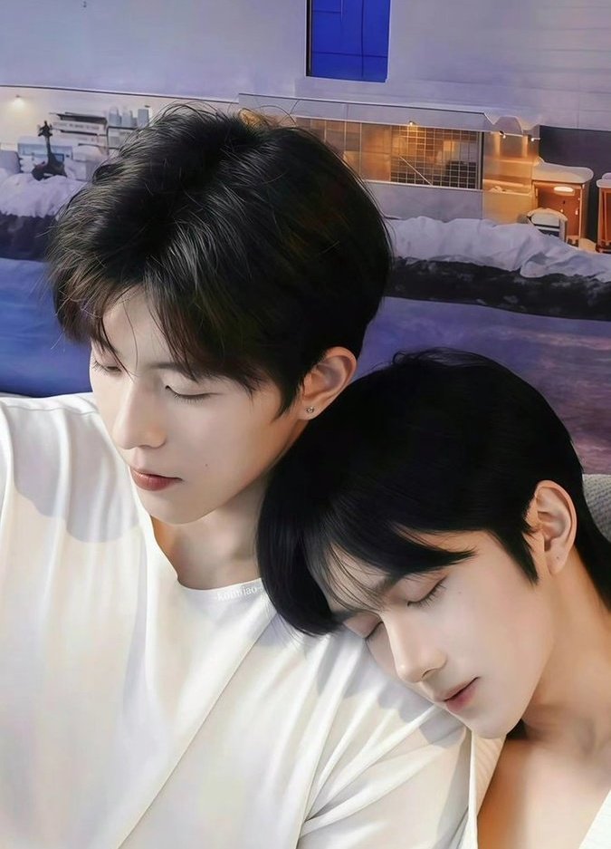 xingborahae's tweet photo. Can xingqiu come live today to talk to us and sing songs together?
I think my lifespan will increase 10 years if this happens in reality🥹💙🧡💜 https://t.co/vFcQC2cO7G