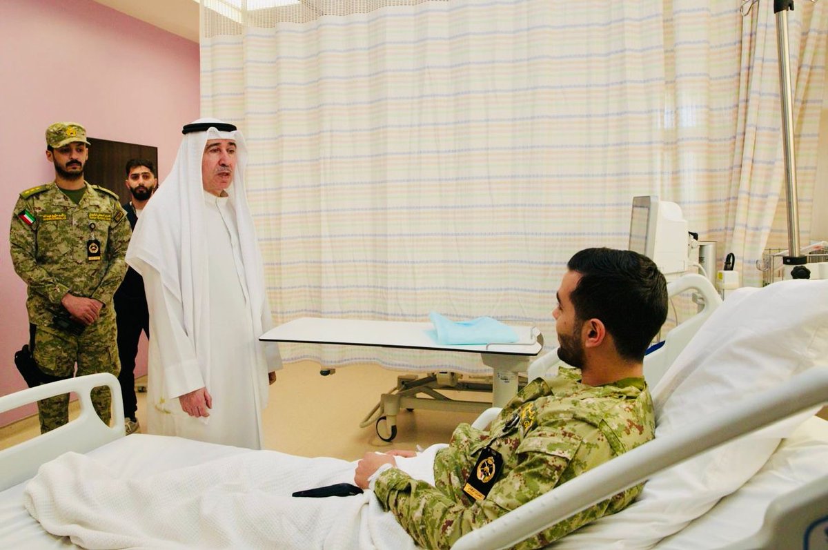kuna_en's tweet image. #Kuwait National Guard Chief visits a number of injured personnel to check on their health following injuries sustained while performing their duties at a designated site targeted by hostile drones.

@kng_kw

kuna.net.kw/ArticleDetails…

#KUNA
