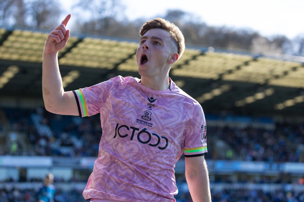 nathanevans94's tweet photo. Through Antoni Sarcevic and Bobby Pointon, Bradford City have two players who have netted 10+ goals in the same league campaign since Nahki Wells (14) and James Hanson (12) during the 2013-14 League One season ⚽️ #bcafc https://t.co/Fgjp8IlCAY