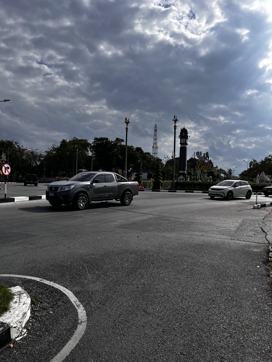 ความลับครูสาว tweet media