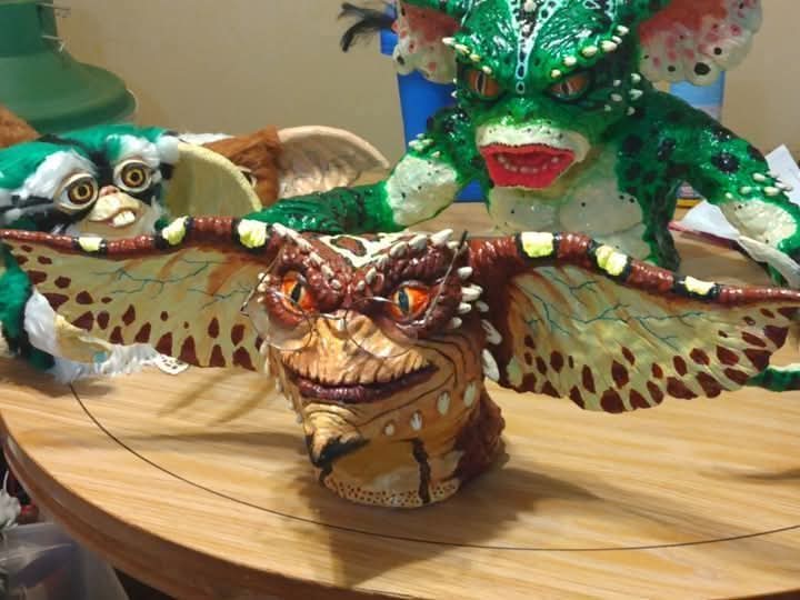 EWinters78145's tweet photo. I made these "Gremlins 2" Brain Gremlin and Gizmo Mogwai head bust statues by hand, inspired by Rick Baker.

@TheRickBaker #gremlins2 #gremlins2thenewbatch https://t.co/SwI1NyULNk