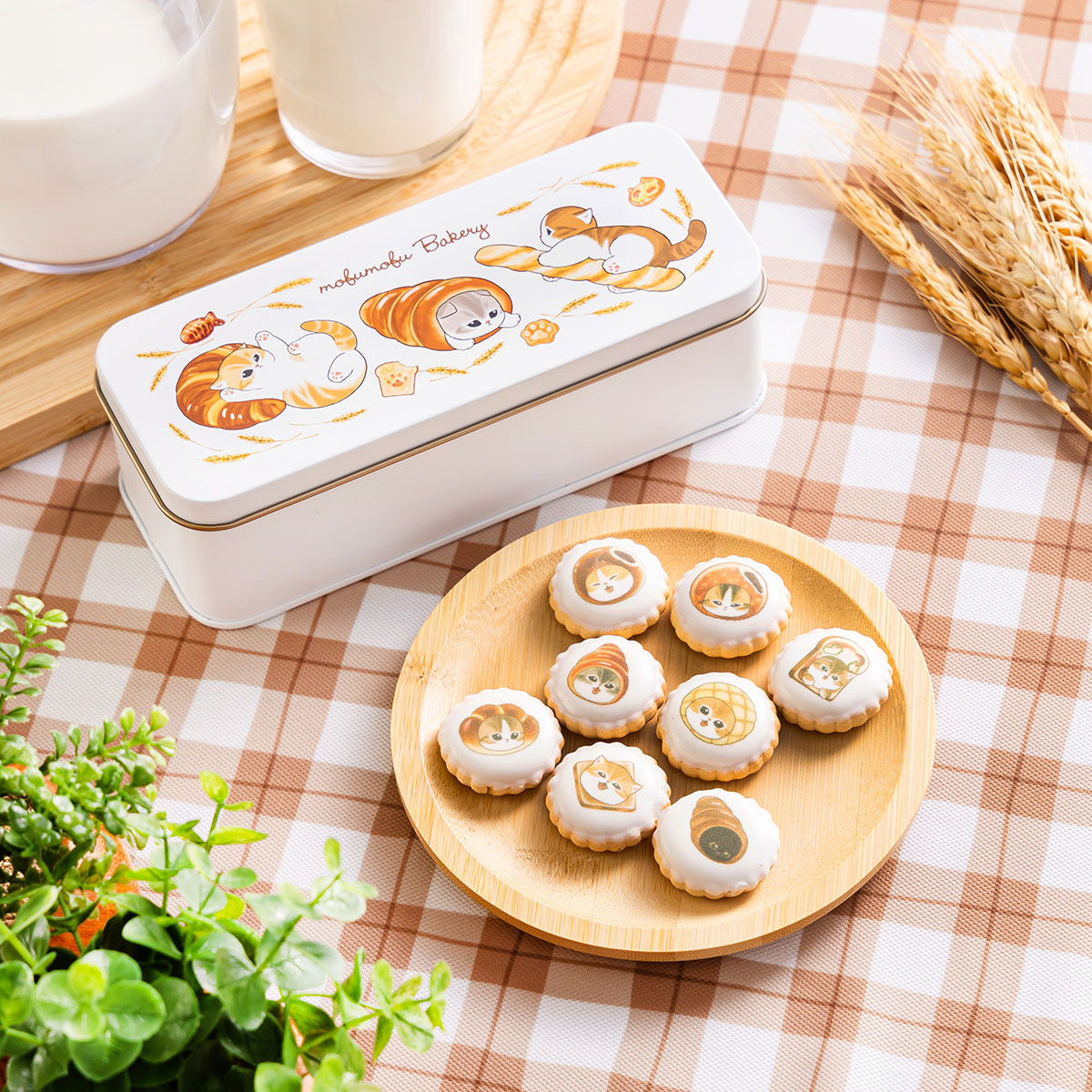 mofusand_market's tweet photo. 🐱新商品🥖

#mofusand #もふもふベーカリー
『ヨーチビスケット缶』
2,376円(税込)

ころんと まるい
にゃんこビスケット🍪

やさしい甘さがうれしい
ご褒美おやつ🤍

食べ終わった缶は小物入れに♪

#もふもふマーケット にて
4/17(金)11時販売開始🛒 https://t.co/GzSCRI0m40