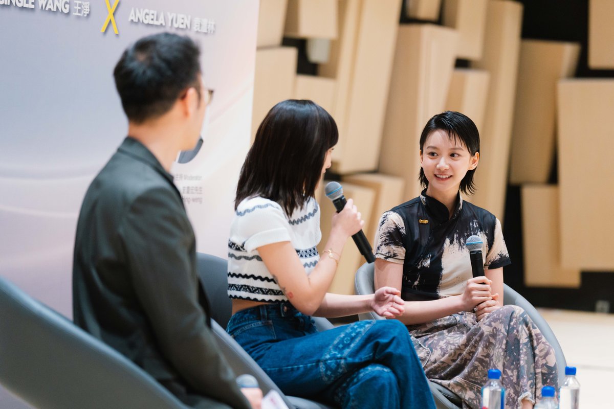 hkbaptistu's tweet photo. An inspiring session at HKBU with HKIFF 🎥! Actresses #GingleWang and #AngelaYuen joined us at the Jockey Club Campus of Creativity to explore the nuanced portrayal of women in Chinese-language cinema and shared their career aspirations with enthusiastic HKBU students✨.
#seehkbu #HKBU #hongkongbaptistuniversity #hkbaptistu #hkbaptistuniversity #hkiff #movie #ginglewang #angelayuen