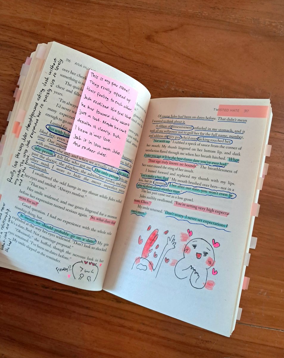 hasnasphere's tweet photo. SETUJU BANGET!!! Aku jg sukaa coret2 buku kaya gini karena jadi aesthetic in its own way! 😆 Kelihatan berantakan, tapi cakep. 

Trus kalo pas dibaca ulang tuh bikin inget sama momen pas baca bukunya. Inget pas lagi salting, marah2, curhat, atau bahkan pas nemu ilmu baru 😍😆 https://t.co/nw4RgbN1Px