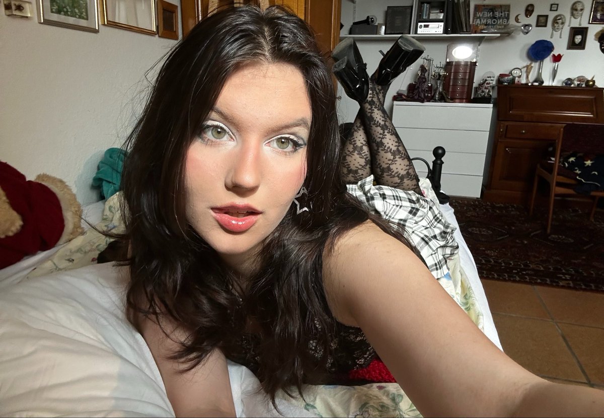 lizzie 🪐 (comms open) tweet media