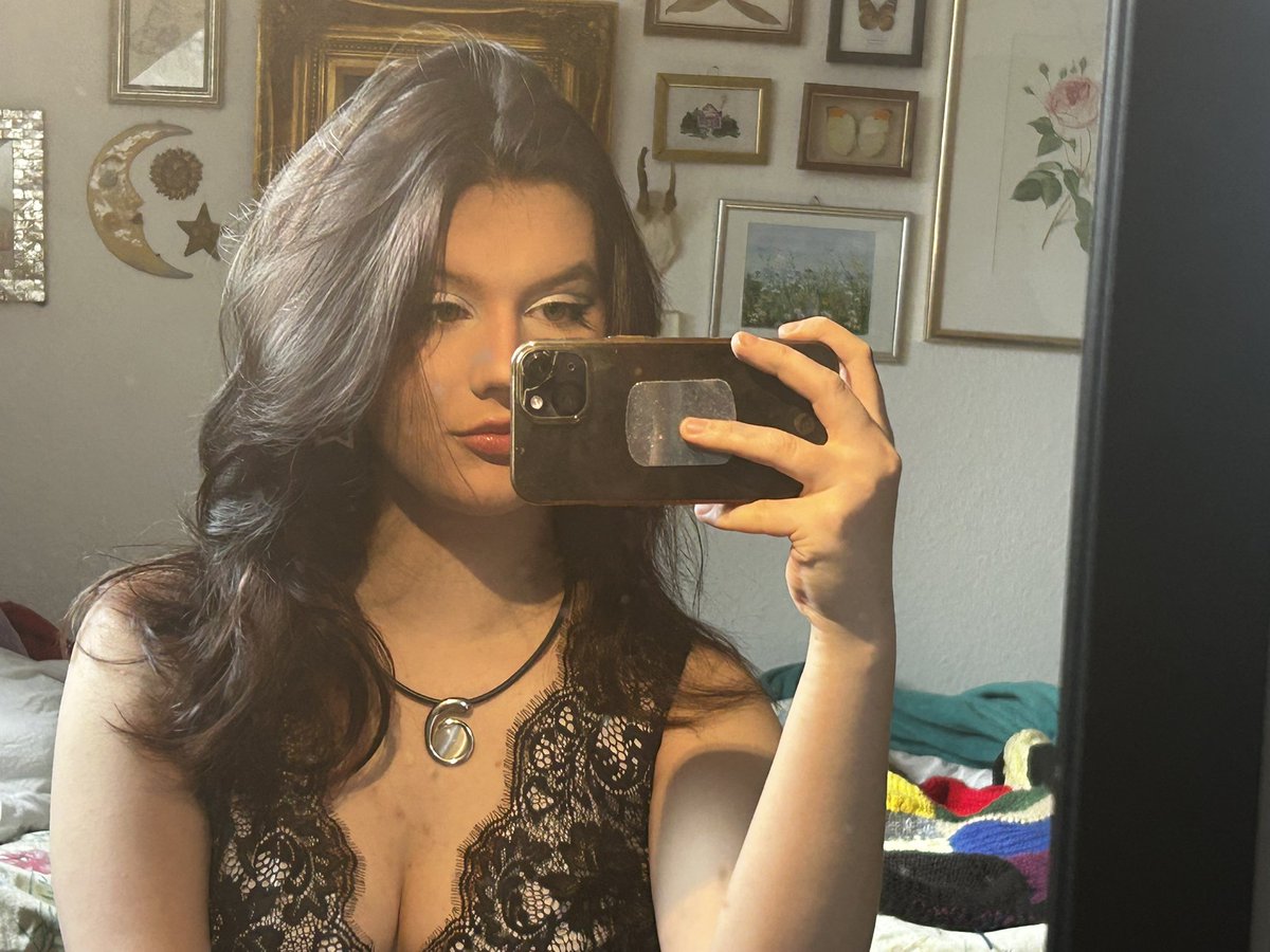 lizzie 🪐 (comms open) tweet media