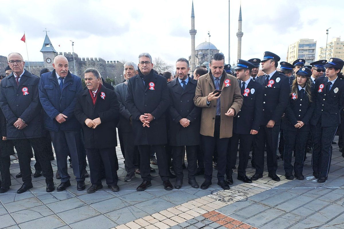 saadetkayseri's tweet photo. Saadet Partisi Kayseri İl Başkanımız Sayın Erdal Altun ve yönetim kurulu üyelerimizle birlikte, Kayseri Emniyet Müdürlüğü’nün 10 Nisan Polis Haftası kapsamında düzenlediği törene katılım sağladık.

Tüm emniyet mensuplarımıza şükranlarımızı sunuyor, Polis Haftası’nı kutluyoruz. https://t.co/hIJcuECtSf