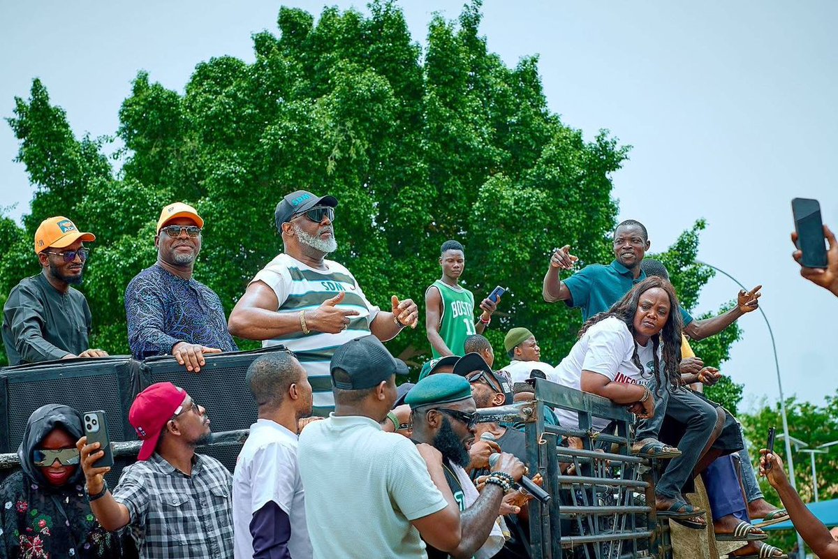 Senator Dino Melaye. (SDM) tweet media