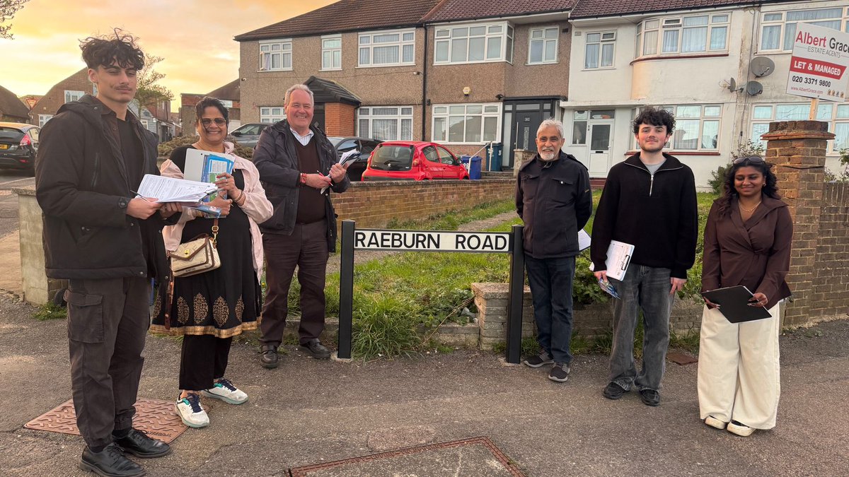 BobBlackman's tweet photo. Evening sessions in #Edgware #KentonWest #HarrowontheHill #Greenhill @paresh4change @Blackman4Nicola @TeliYogesh @Ash_Halai @kdrabadia5 @MGoodwinFreeman @RhysBenjamin @GabrieleMontone @Conservatives @HEConservatives @HAConservatives @HarrowWestCA 2/2 https://t.co/v4maBHiImo