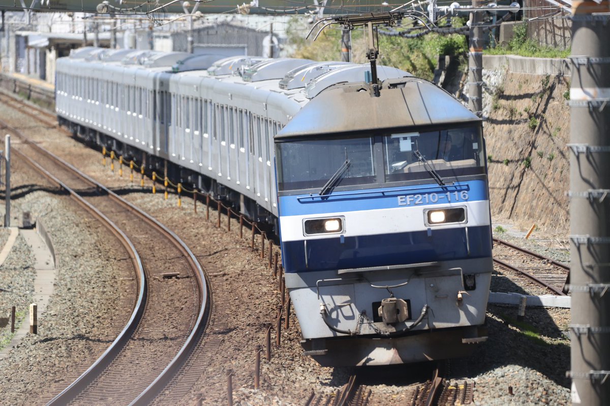 taotin1's tweet photo. 4/8
8862レ EF210 116＋東武90000系91003F 甲種 https://t.co/lTb4M6McRv