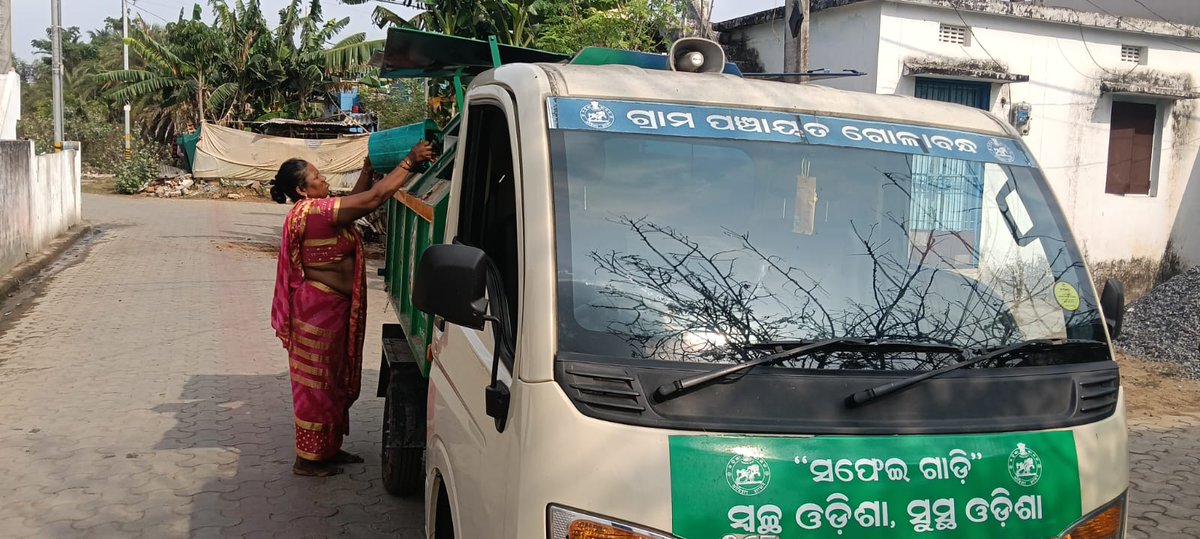 bdo_rangeilunda's tweet photo. Door-to-door waste collection in various GPs under Rangeilunda Block to ensure proper solid waste management and sanitation. @Ganjam_Admin @ZP_Ganjam @PRDeptOdisha @sdmbam #rangeilundablock https://t.co/dqNSnuu5wr