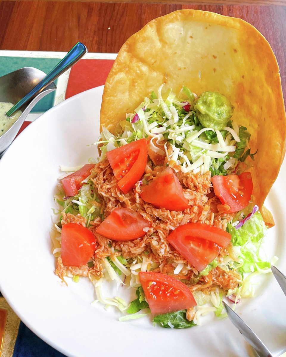 ⋱＼🫓トスターダ🥗／⋰ 揚げたトルティーヤが印象的なメキシカン
