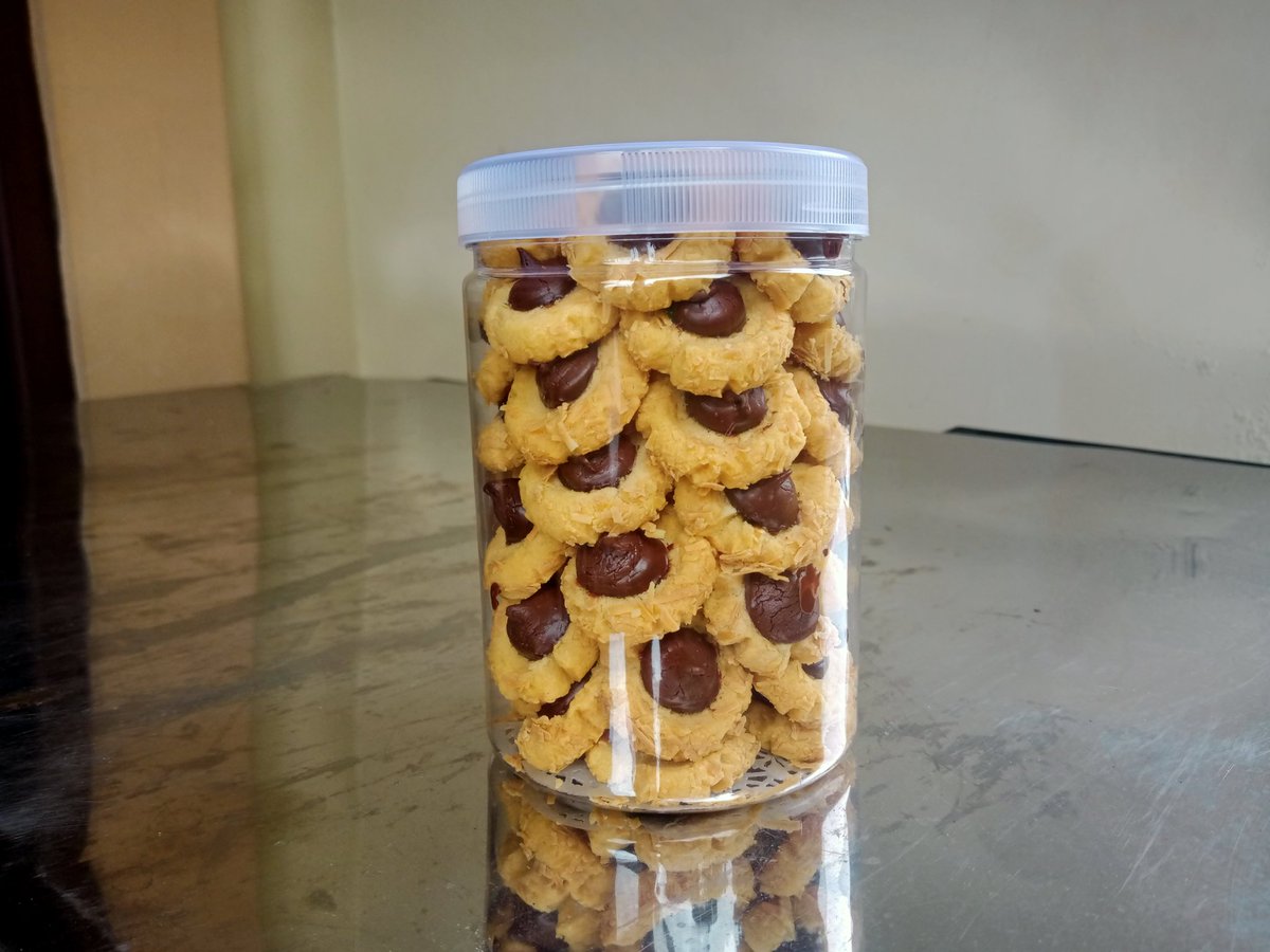 DapurMumtaz's tweet photo. Stok hari ini:  
✅ Bolu Marmer Ori  
✅ Bolu Ori Meses  
✅ Kue Kering Putri Salju Mede  
✅ Kuker Lava Keju Coklat  

Mau pesan apa hari ini? Langsung DM atau WA yuk!
No WA : 0858-4927-9295

#DapurMumtaz #BoluPudingBalikpapan https://t.co/ujzScm4d2n