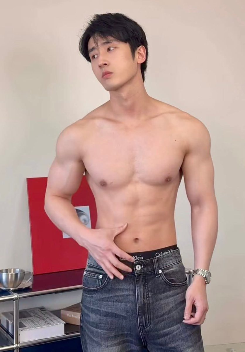 moseschan1118's tweet photo. Moses Artist Management  "鲜" 睹为快
IG: https://t.co/HkOQHAzuXj
IG: https://t.co/vTb5uaCyIQ
#男神 #型男 #以你为鲜 #抢鲜看 #胸肌 #腹肌 https://t.co/DjHZAPLbQc