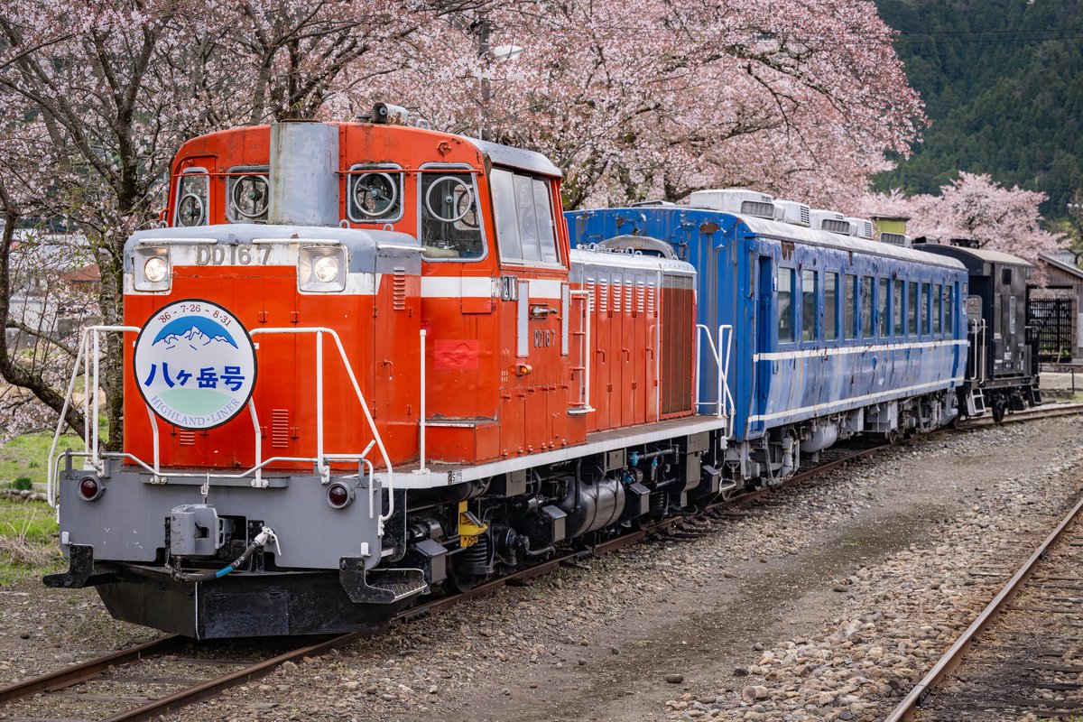 とともや tweet media