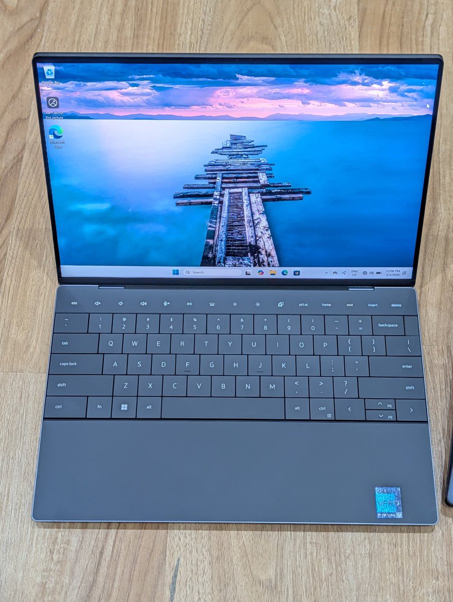 Stc_GadgetHubNG's tweet image. XPS 13 PLUS ⚡🔥

Dell XPS 13 Plus 9320
13.3" FHD+ Touchscreen
Intel i7-12th Gen

Function Touchbar
Face ID IR • Fingerprint
Excellent Battery

Laptop + Charger ONLY

16GB | 512GB — ₦1,720,000
32GB | 1TB — ₦1,850,000

🚚 Nationwide Delivery

#DellXPS #PremiumTech #STCDeals