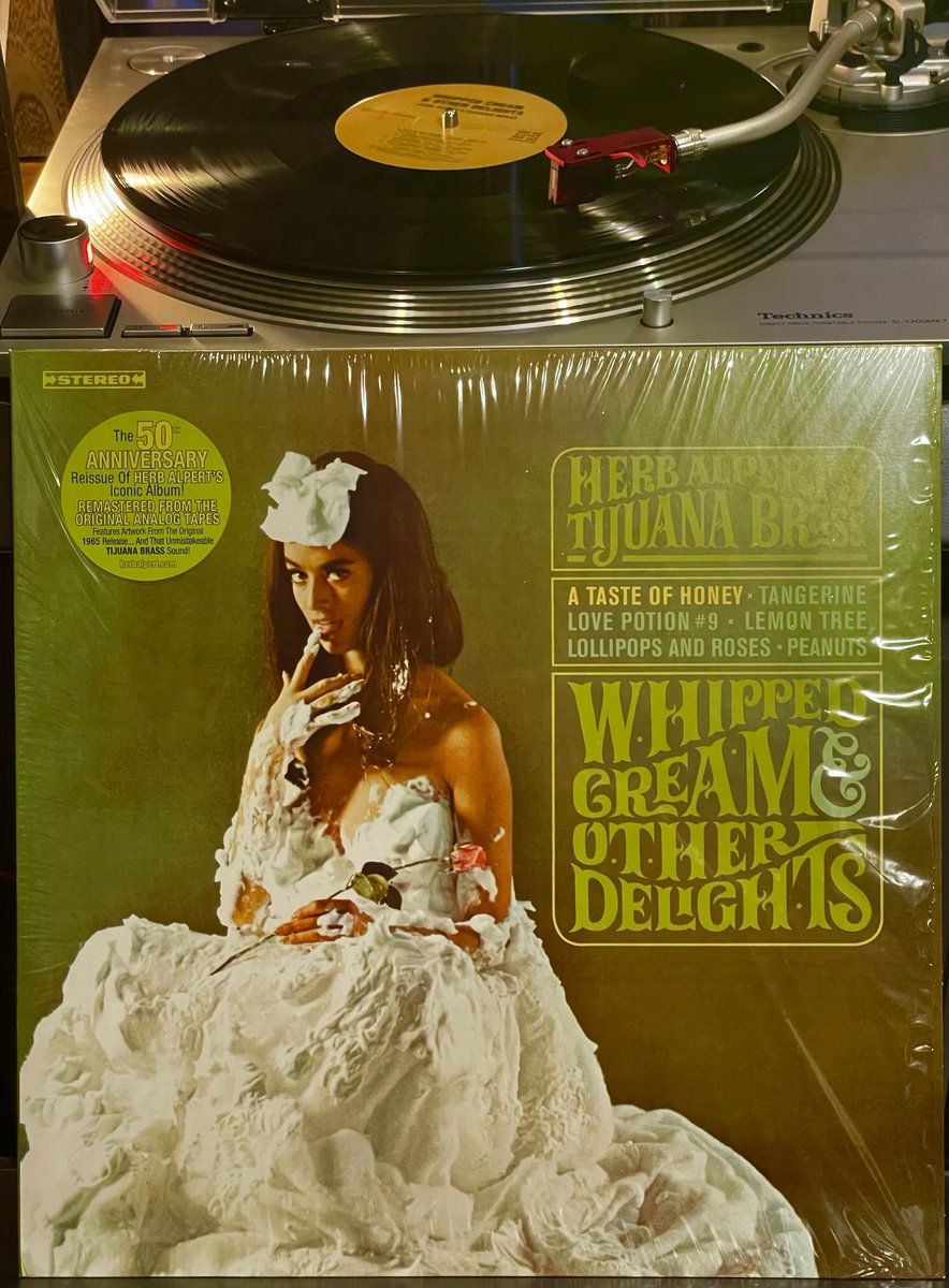 kohey_tsuchiya's tweet image. ☮️ たまにはラテン系も 🪇
🌴🌴🌴
#HerbAlpert #TijuanaBrass
#vinylrecords
#オールナイトニッポン