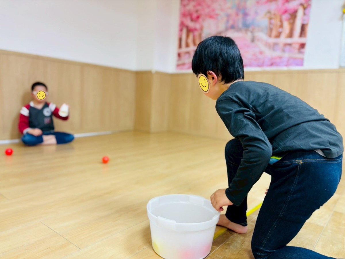 firstdream_21's tweet photo. 🧑🏻‍浅草橋教室🧒🏻
2026.4.10(金)
『紙コップボールキャッチ』
2人ペアになり、お友達が転がしたボールを紙コップ���キャッチするゲームをしました🖐️
手先を使い、精密なコントロールや指先の支持性を育みました🌈

▽ファーストシーンドリームの詳細はこちら！
https://t.co/694S4VXsDC

#放デイ #療育 https://t.co/qU2XIFj2JI