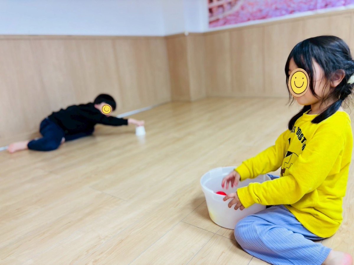 firstdream_21's tweet photo. 🧑🏻‍浅草橋教室🧒🏻
2026.4.10(金)
『紙コップボールキャッチ』
2人ペアになり、お友達が転がしたボールを紙コップ���キャッチするゲームをしました🖐️
手先を使い、精密なコントロールや指先の支持性を育みました🌈

▽ファーストシーンドリームの詳細はこちら！
https://t.co/694S4VXsDC

#放デイ #療育 https://t.co/qU2XIFj2JI