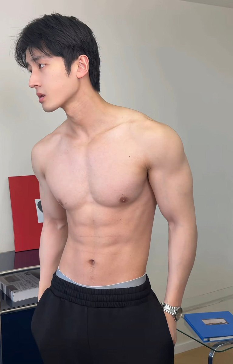 moseschan1118's tweet photo. Moses Artist Management  "鲜" 睹为快
IG: https://t.co/HkOQHAzuXj
IG: https://t.co/vTb5uaCyIQ
#男神 #型男 #以你为鲜 #抢鲜看 #胸肌 #腹肌 https://t.co/V5S1SEpoLI