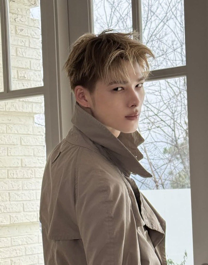 와씨 미친 니키 미친 거 아냐...?
머리 예쁜 기장 짧머 22살 니시무라리키님 얼굴 진짜 미쳤네 지금 인스타 보고 심장 멈춤
와...