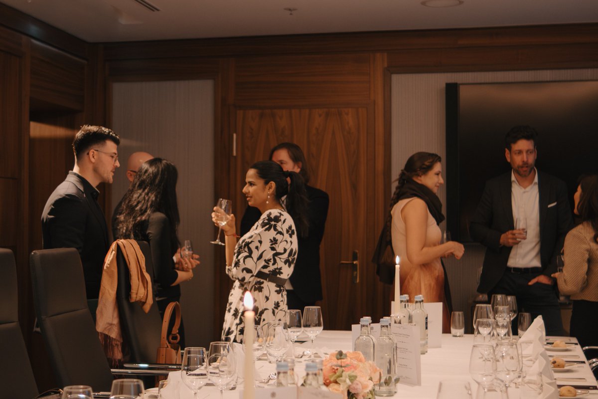 AdathaGroup's tweet image. Scaling in the cloud isn’t just about growth it’s about balance.

At our Frankfurt roundtable, leaders shared how they’re navigating these trade-offs in real operations.

#roundtable #roundtablediscussion #corporateevent #b2beventmarketing