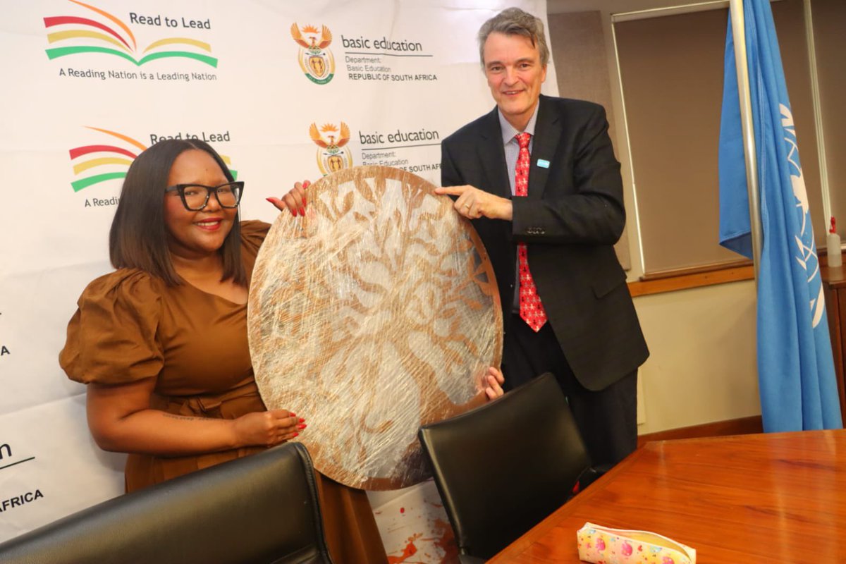 Honoured to meet and engage with Minister of <a href="/DBE_SA/">Dep. Basic Education</a> <a href="/Siviwe_G/">Siviwe Gwarube</a> and reaffirm <a href="/UNICEF_SA/">UNICEF South Africa</a>’s longstanding support.

For decades, we have worked tirelessly towards one shared vision: quality education #ForEveryChild.

We look forward to continuing our strong collaboration.

Enkosi!