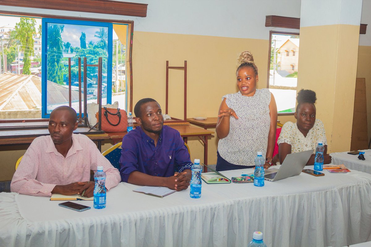 tena_org's tweet photo. With support from @HakiYetuOrg, members of @tena_org and fellow #HRDs had the privilege of participating in a training on Youth Safety in Political &amp; Civic Engagement, equipping them knowledge to identify &amp; navigate, through their daily civic and political engagement work. https://t.co/Ogl9EZV1il