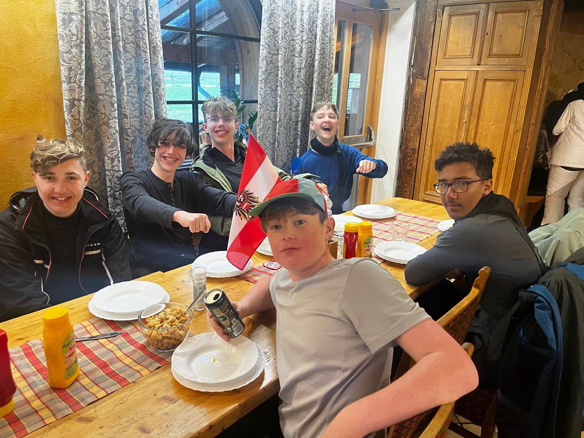 Ski Club Catholic HS Chester tweet media