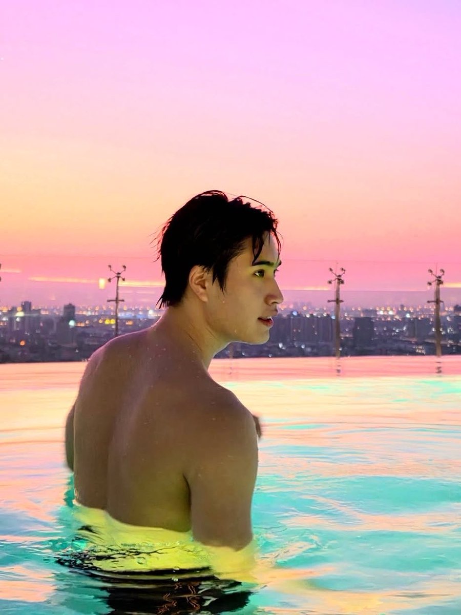 nyctophilia 🎄 tweet media