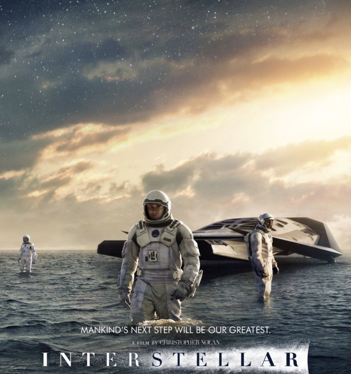 sitevolts_'s tweet photo. Steven Spielberg revela que trabalhou em “Interestelar” por um ano antes de desistir e passar o projeto para Christopher Nolan.

Segundo ele, o filme ficou “muito melhor” nas mãos do diretor, que assumiu a produção logo após sua saída. https://t.co/lKQwJV4s3f