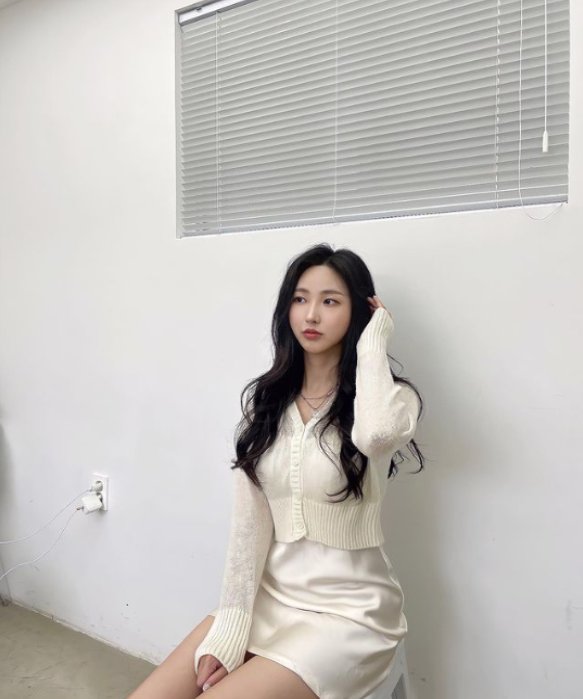 유나 tweet media
