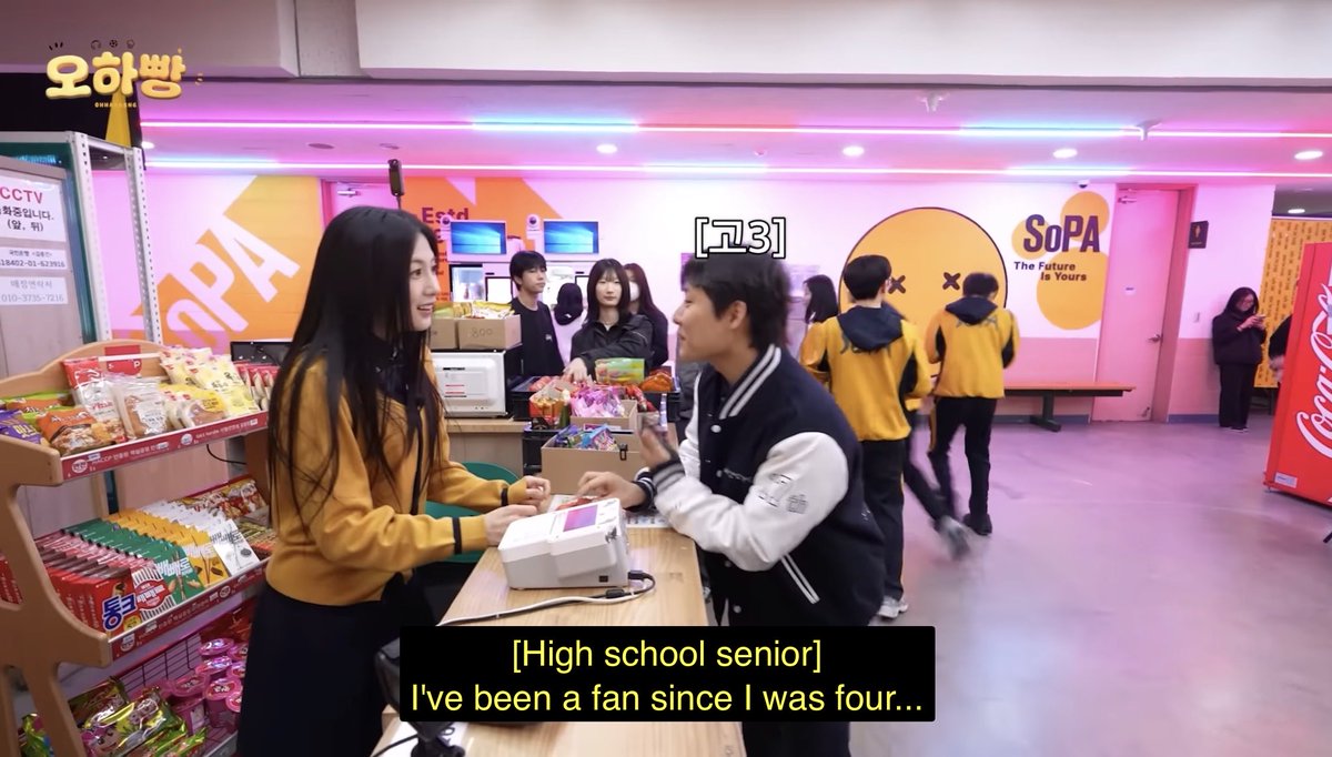 apinkxcho's tweet photo. “i liked apink since i was 6”
“i’ve listened to apink since i was 6”
“i’ve been a fan since i was 4”

OH APINK, YOU ARE A LEGEND 🥹
(daming pinalaki ng apink.. nakaka-proud) https://t.co/LmtnRLMfb3