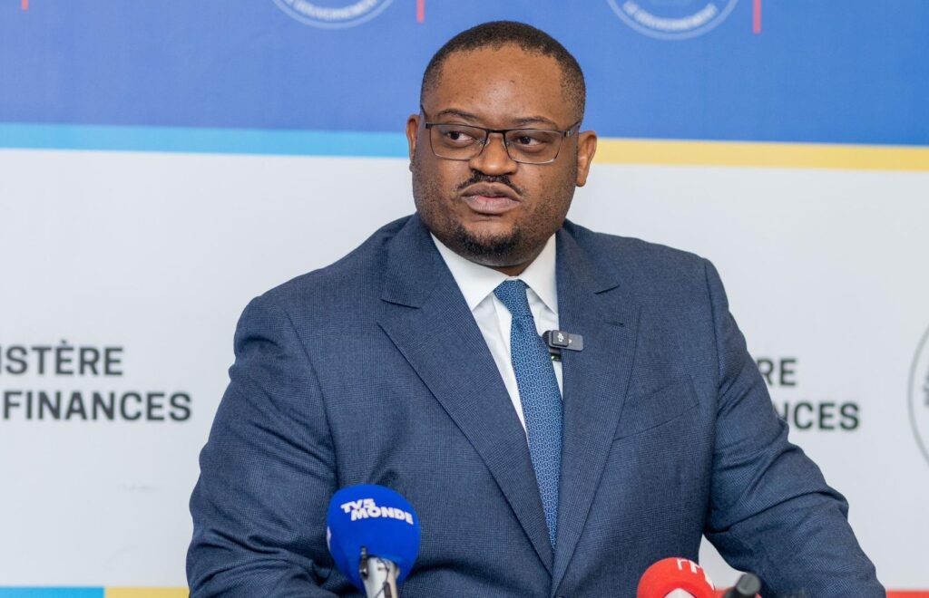 VAN MUTOKA tweet media