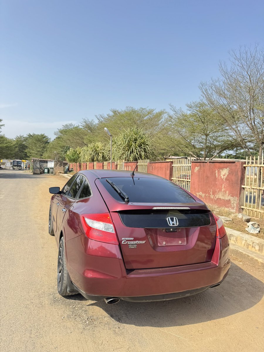 Straightforward tweet media