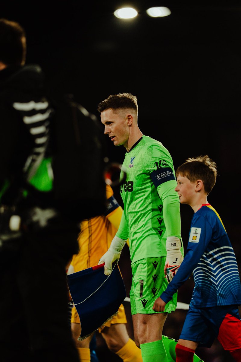 deanhenderson's tweet photo. PT.1. Amazing home support last night, thank you! 🦅 https://t.co/LZ85Hu8abz