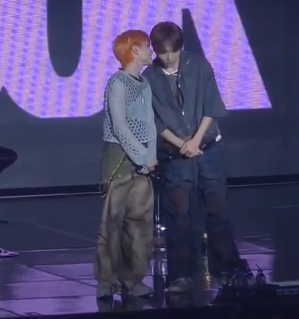 lizzie ☆ !! tweet media