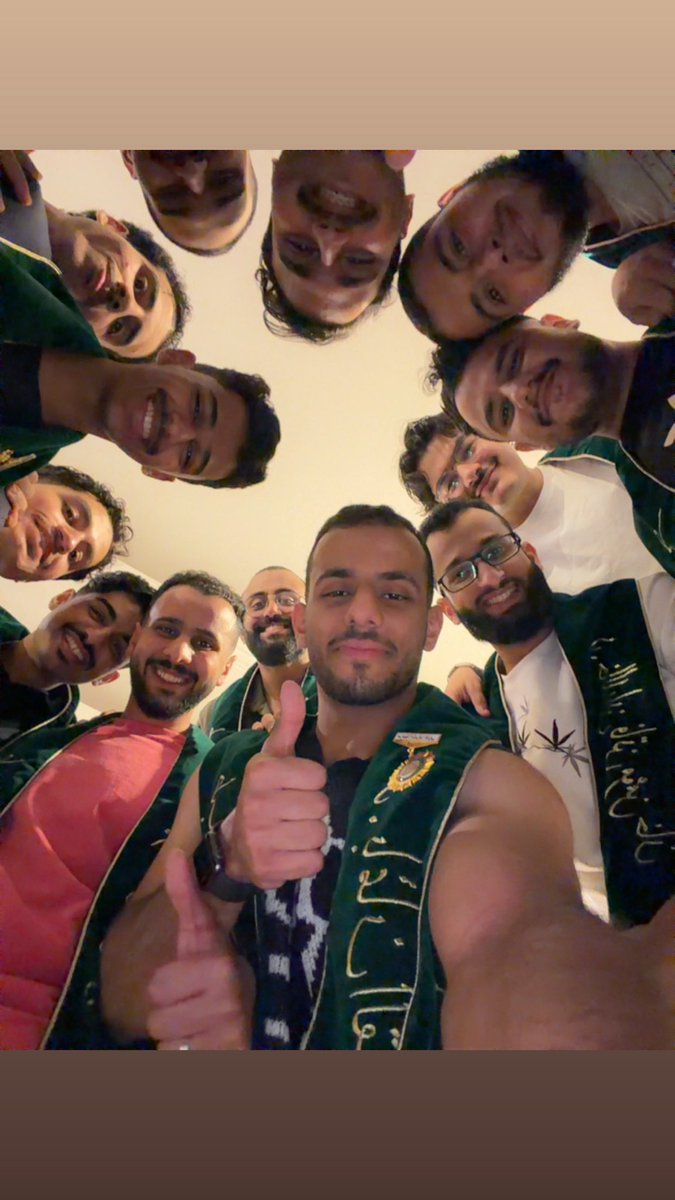 uxd8_'s tweet photo. ما زال 🎓🎓🎓 https://t.co/N27l9UoYwv