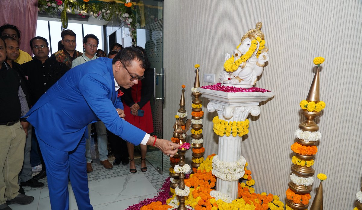 Biodealpharma's tweet photo. A New Beginning. A Stronger Future.

We are proud to announce the inauguration of our new Biodeal Head Office, marking another milestone in our journey of growth and excellence.
This new space reflects our vision, innovation, and commitment to delivering quality on a global scale.

📍 Head Office Address:

Lower Tower D, Urbtech Trade Centre,
 Unit Nos. 1701 & 1801, 17th & 18th Floors,
 Sector 132, Noida, Uttar Pradesh – 201305

📩 sales@biodealpharma.com
🌐 https://t.co/fqvrQo0v0o

#Biodeal #NewOffice #HeadOffice #CorporateGrowth #PharmaIndustry