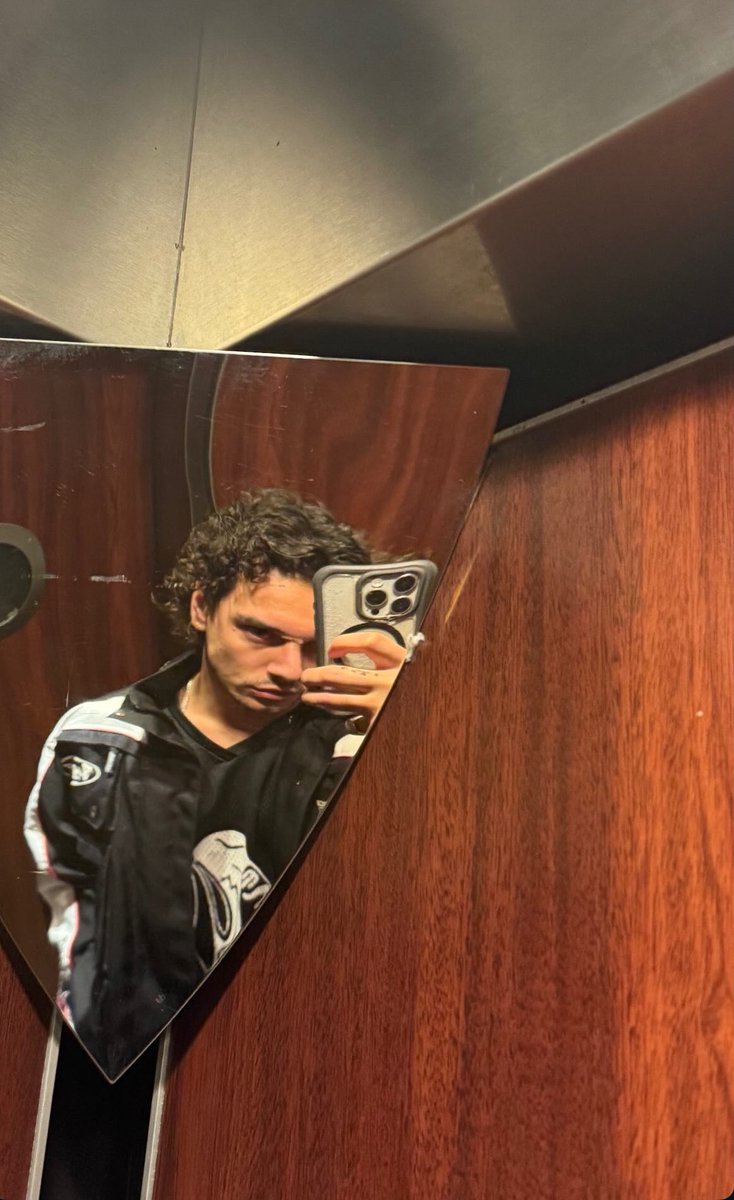 Off Campus BR 🏒 tweet media