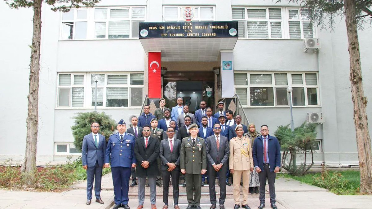 HOA_ANALYST's tweet image. #ALERT 
Turkey Deploys Advanced Military and Technology in Somalia

Turkey has introduced some of the most advanced military capabilities and technological support into Somalia. Over the past year, the Turkish government has rapidly deployed modern weapon systems and cutting edge
