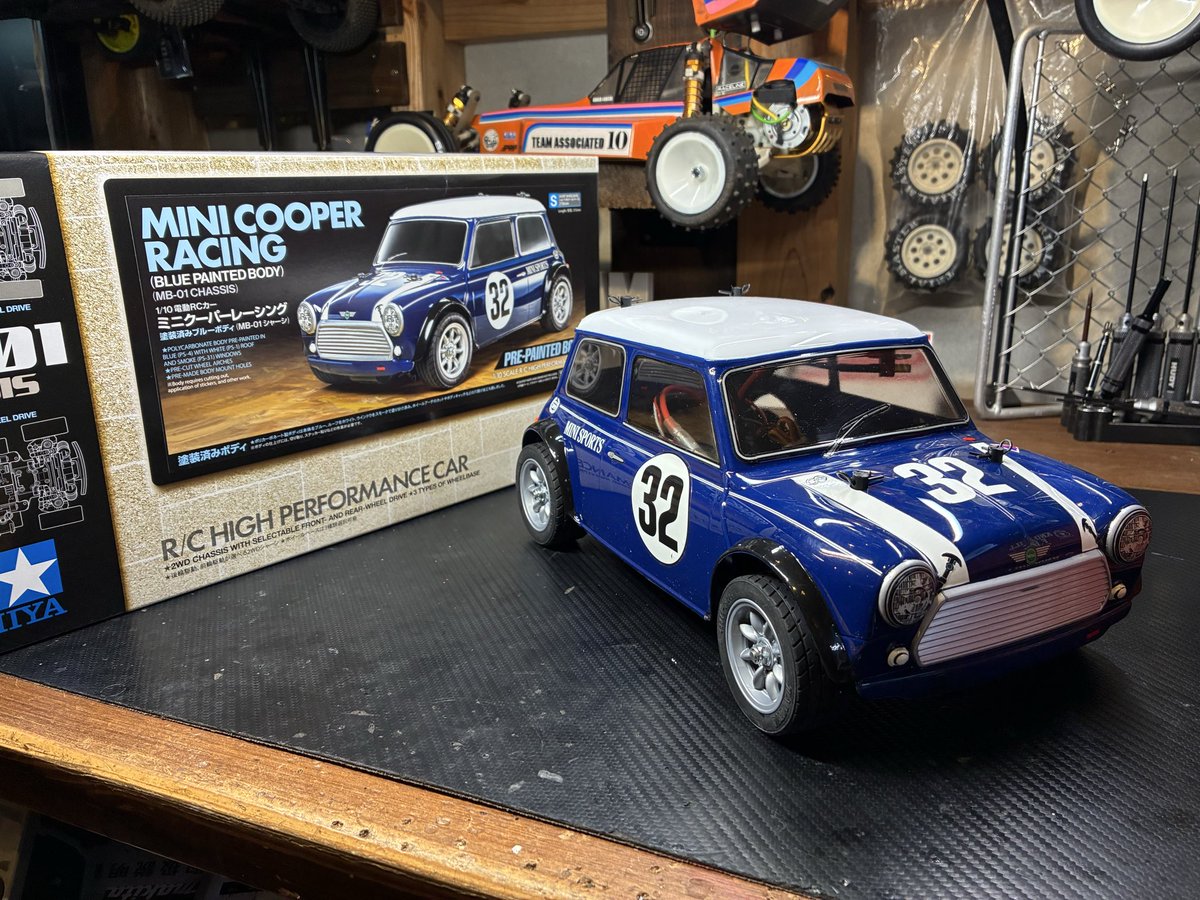 LX5OI3tw1POM0l1's tweet image. ちょっとMB01で遊ぶ🤣

ノーマルにフルベア、ショックだけ変えて🛠️

このサイズ感なのか、、なんか面白くて、無限に走れる💨

#tamiyamb01