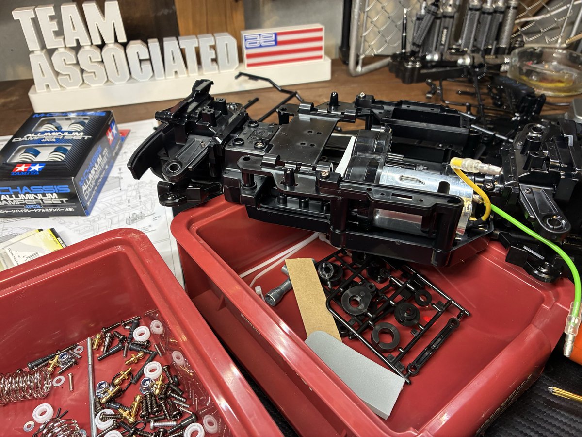 LX5OI3tw1POM0l1's tweet image. ちょっとMB01で遊ぶ🤣

ノーマルにフルベア、ショックだけ変えて🛠️

このサイズ感なのか、、なんか面白くて、無限に走れる💨

#tamiyamb01