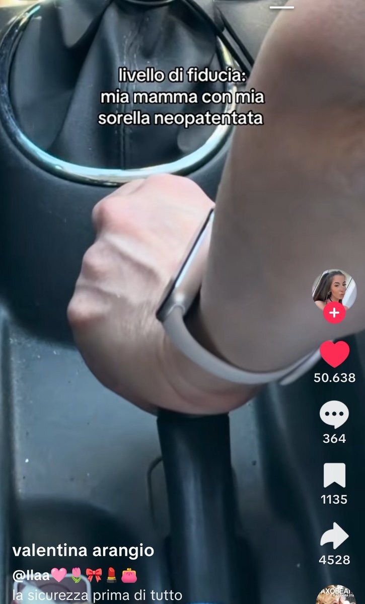 Raga per tre volte ho letto "sorella NAPOLETANA" e non capivo

Twitter mi ha fritto il cervello