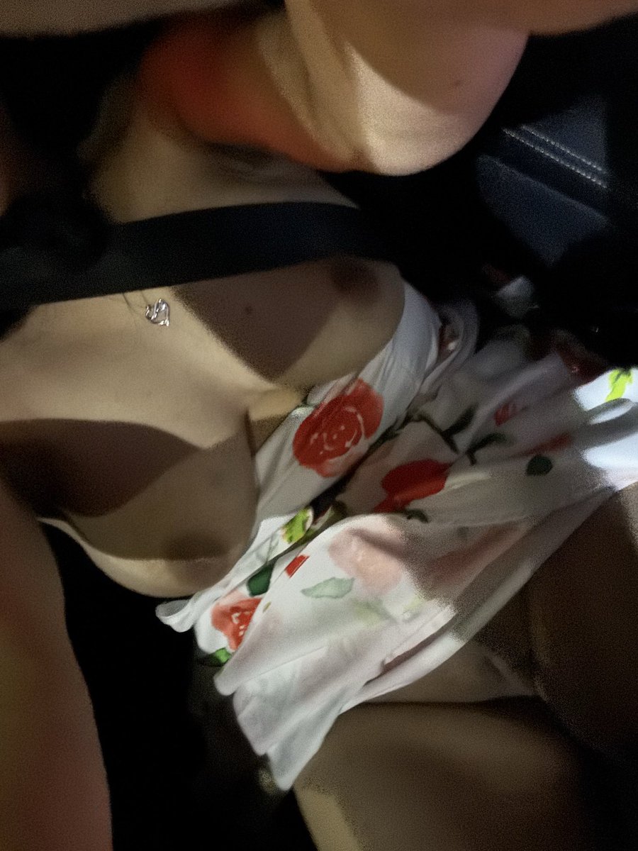 YaraLatinHotwife tweet media