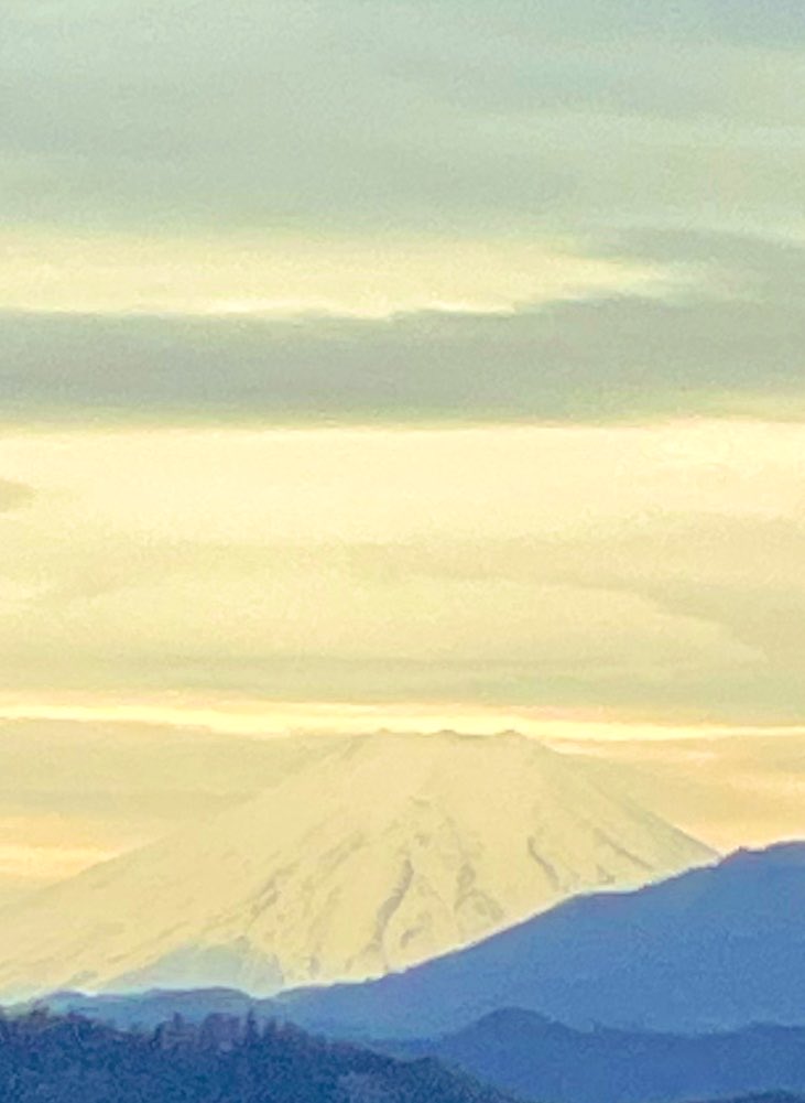vor017's tweet photo. Mt.Fuji still has lots of snow https://t.co/BPCdp7IzyZ