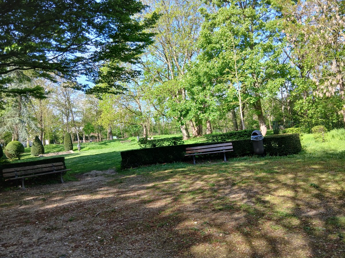 AnnieSaintLeger's tweet image. Retourner sur les lieux de son enfance...#Châtillon #Clamart Quelle chance d'avoir grandi et vécu longtemps ici 🙏 #Marie 💜🐦🎵🎶
