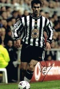 NufcMemorabilia's tweet image. Signed Newcastle memorabilia. From £14.99 + FREE UK post.

Cult heroes, record breakers, Cup winners &amp;amp; more ⚫️⚪️

Buy them here:
✅ Web: buff.ly/avVi7Lu 
✅ eBay: buff.ly/YeXL32r   

#nufc #hwtl #entertainers #newcastle #toon #magpies